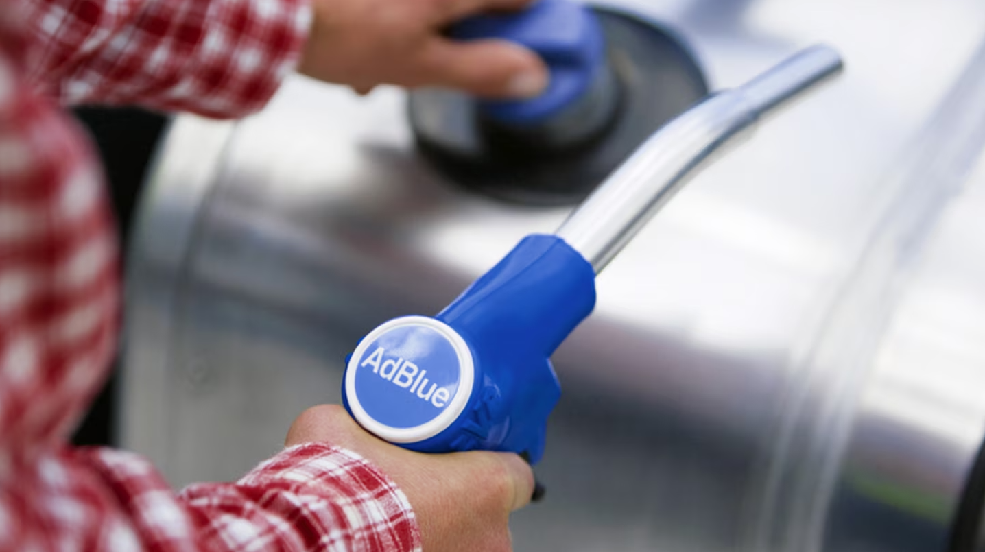 🚍🌿 Was ist AdBlue®: Der Schlüssel zu saubererem Fahren im Reisebussektor  🌎💧 – Gilsanbus